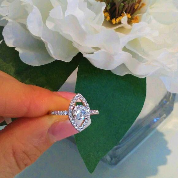 Solitaire Ring Sz 8 Cocktail Silver 925 Simulated REALISTIC DIAMOND Contemporary - Picture 6 of 10